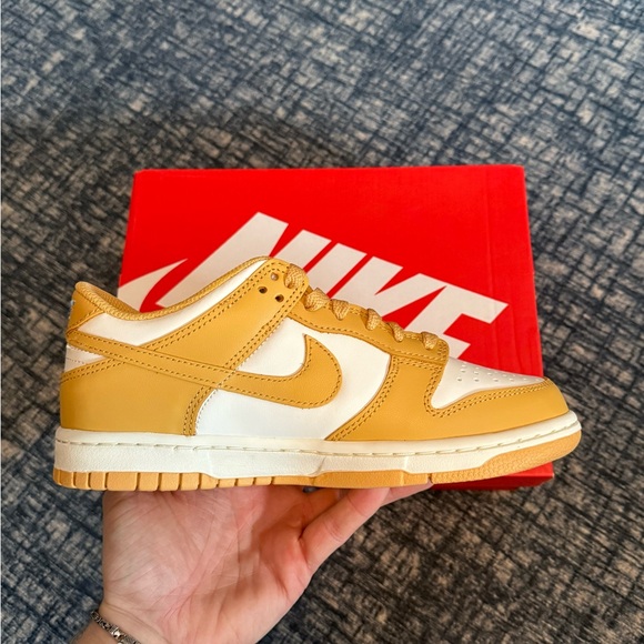 Nike Dunk Low - Picture 3 of 10